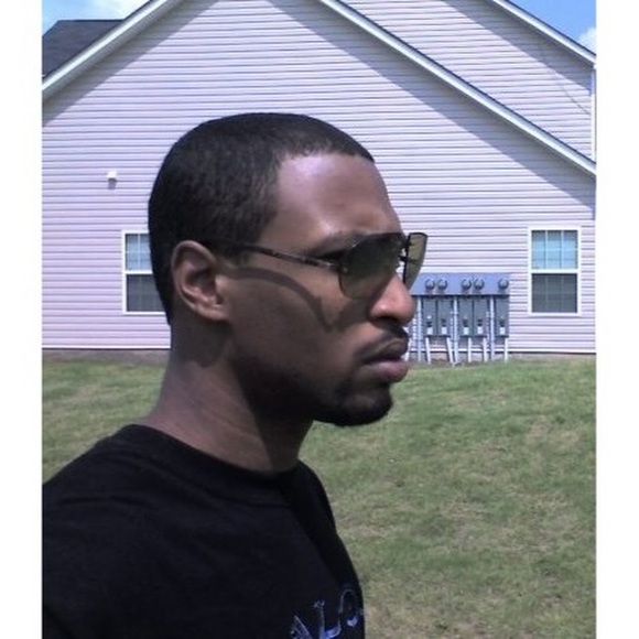 Meet your Posher, Chris - Picture 1 of 1